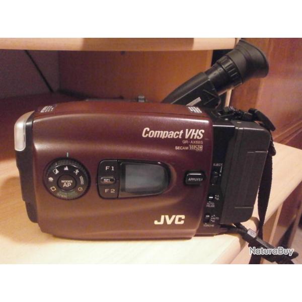 CAMESCOPE VHS JVC GR AX68S  made in Japan, parfaitement fonctionnel, avec 3 batteries dont 1 neuve