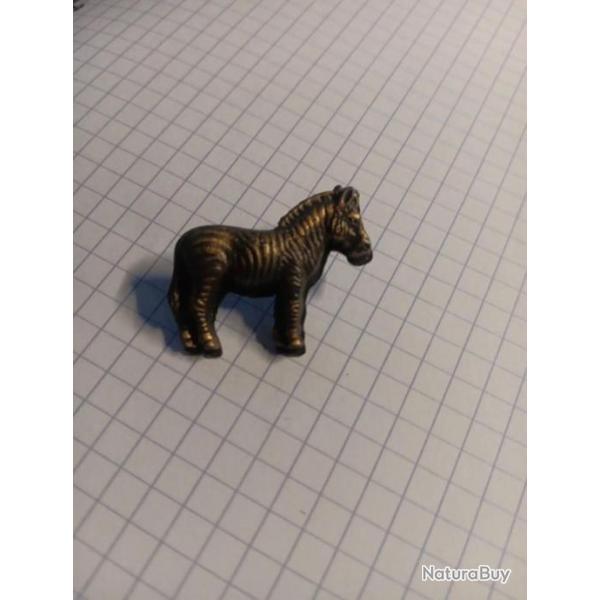 Pin's Zbre Animaux Relief Belle Pice Ref 2884b