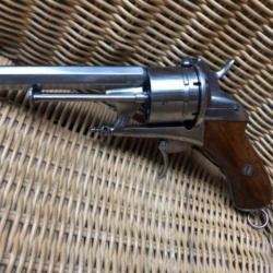 rare revolver CHAMELOT ET DELVIGNE « de gaucher « calibre 12mm à broche en état superbe