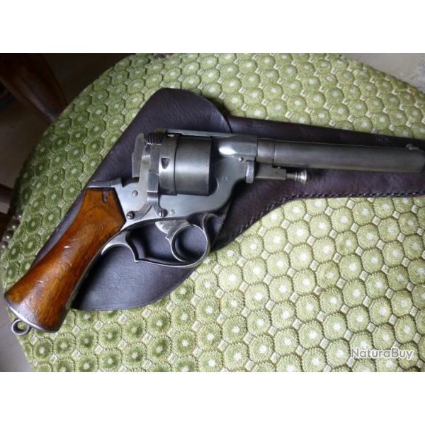 beau revolver PERRIN  double action calibre 12 mm , modle 1865  carcasse ferme + tui cuir