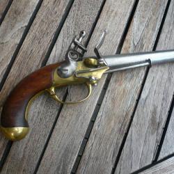beau pistolet réglementaire de cavalerie à silex modèle 1777 deuxième type daté 1786