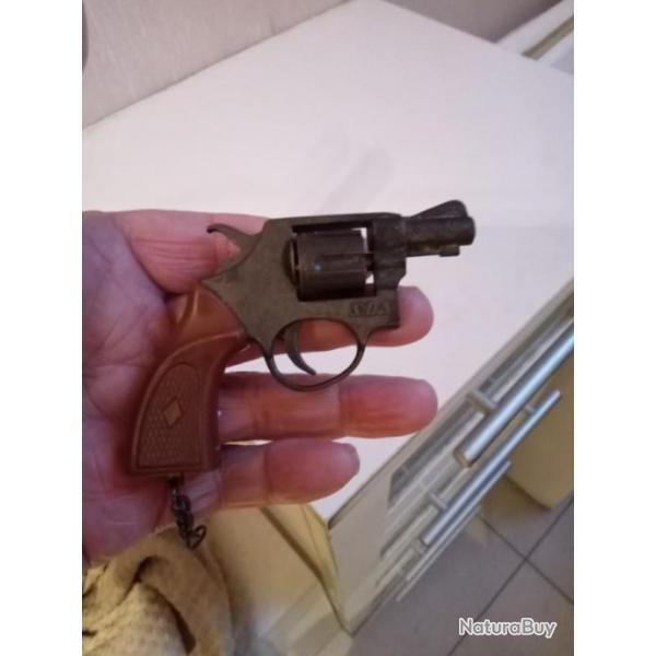 petit pistolet de decoration, jouet longueur 10,0 cm