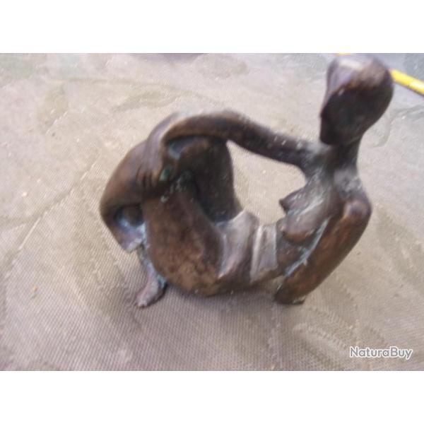 statuette bronze femme assise hauteur 12 cm