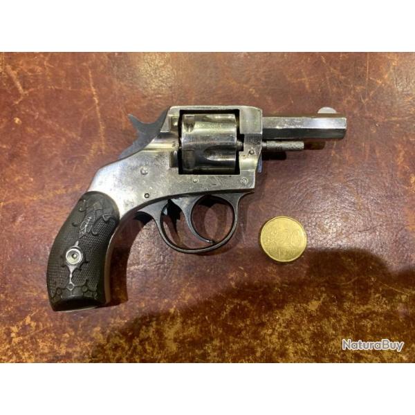 Revolver Harrington & Richardson Young America Double Action calibre 32 Smith & Wesson