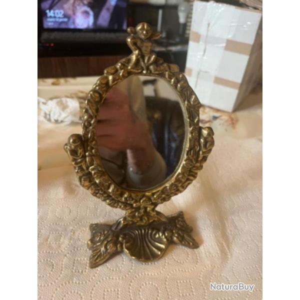 Petit miroir en bronze