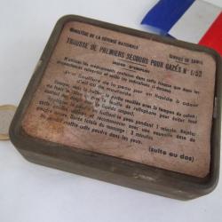 trousse boite métal individuel pour gazés armée Française. Mdle 1952