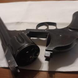 Revolver Hammerless en 450