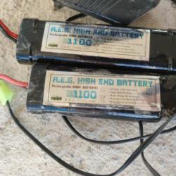 2 Batteries 8,4 et 9,6V 1100mah plus chargeur batterie NIMH mini Tamiya.