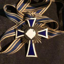 insigne medaille croix d'honneur de la mere der deutschen mutter avec son ruban
