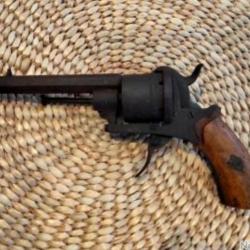 Revolver à broche 9 mm restaurait partiellement  , mécanisme fonctionnelle avec 6 munition d'époque