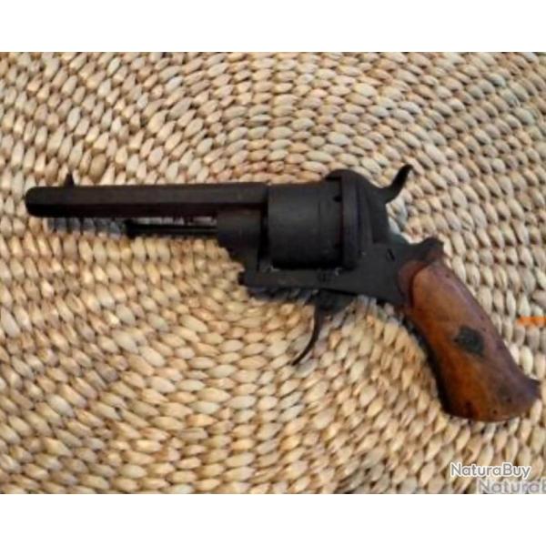 Revolver  broche 9 mm restaurait partiellement  , mcanisme fonctionnelle avec 6 munition d'poque