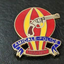 B gros pin's Amicale Police Annonay Ardeche revolver Manurhin insigne badge pins Bon Etat - Beau pin