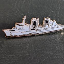 B pins insigne militaire pétrolier-ravitailleur pr bcr Somme Marine Nationale  Taille : 40 * 13 mm