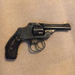Revolver Smith & Wesson Safety Hammerless Lemon Squeezer calibre 32 5 coups 3e modèle