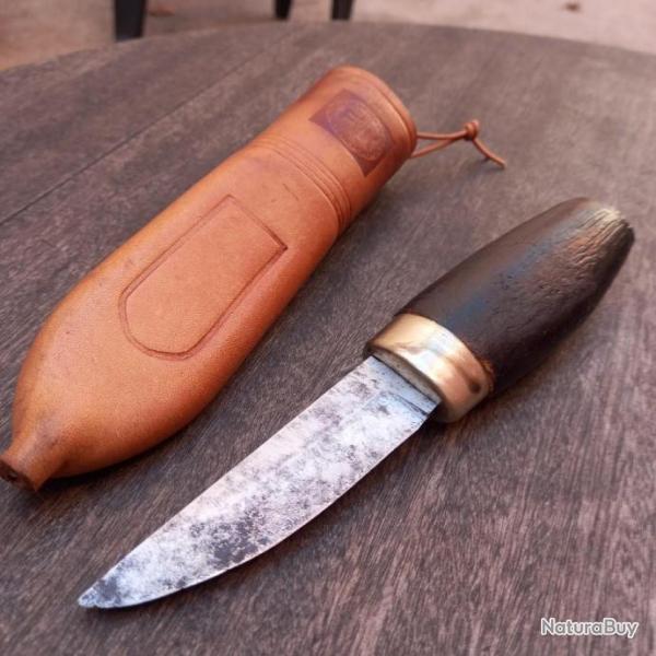 Petit Couteau PUUKKO FINLANDAIS Manche en Bois avec Fourreau en cuir