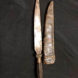 couteau de chasse manche en bois noirci