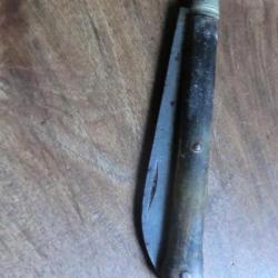 ancien  couteau pliant  manche corne lame acier