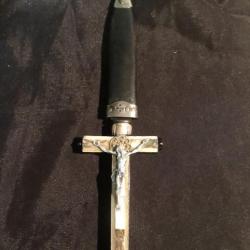 couteau poignard cricifix manche en forme de croix "caststeel"