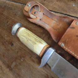 ancien grand couteau chasse  avec  etui cuir motif decor cerf