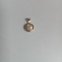 pendentif avec perle en or 18 carats