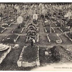 Guerre 1914-18  - cimetière militaire dans la Meuse