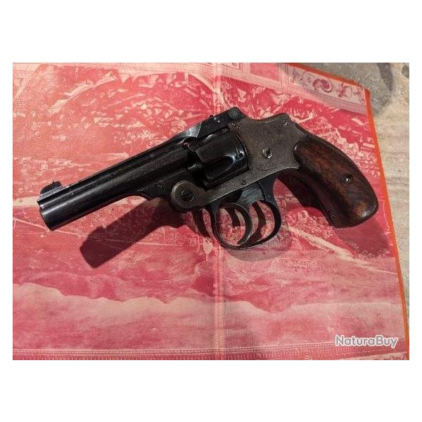 REVOLVER SMITH ET WESSON 5 COUPS CAL 32 HAMMERLESS
