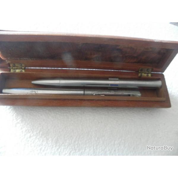 2 stylo waterman avec une boite en bois une stylo plume une a bille multicolore vide
