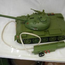Jouet soviétique : Char d'assaut ou Tank ressemblant à un T54/55