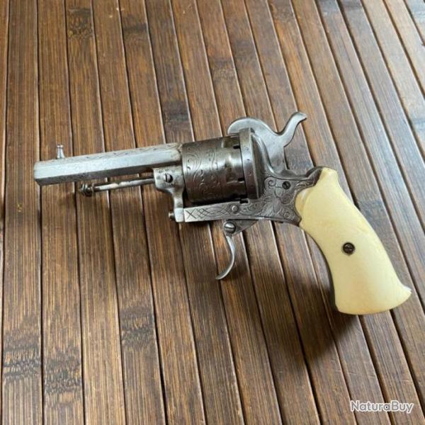 TRES BEAU REVOLVER LUXE  A BROCHE AMERICAN GUARDIAN 7 mm