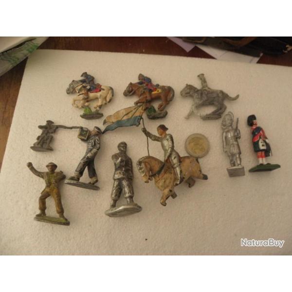 10 antique soldats miniatures en plomb