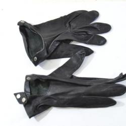Ancienne paire de gants en cuir noir, petite taille, idéal femme. Reconstitution historique mode