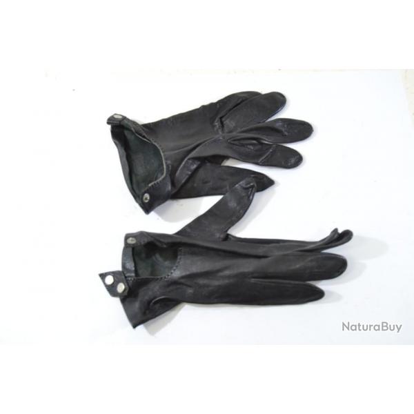 Ancienne paire de gants en cuir noir, petite taille, idal femme. Reconstitution historique mode