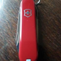 couteau suisse victorinox : canif onglier 58mm ;  classic sd .