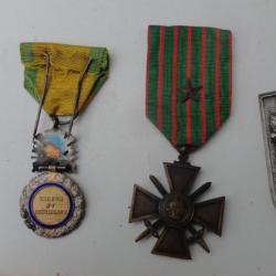 Lot de 3 médailles et pucelle....1870..1914..et 39/45