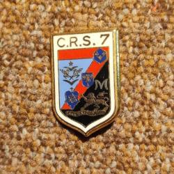 pin's/insigne de CRS numéros 7