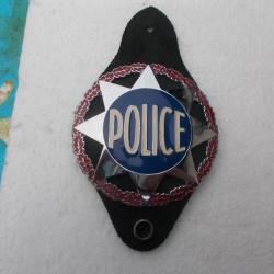 insigne sur cuir étoile police ,matriculé!!état neuf