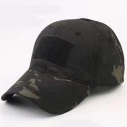 Casquette treillis noire velcro en façade