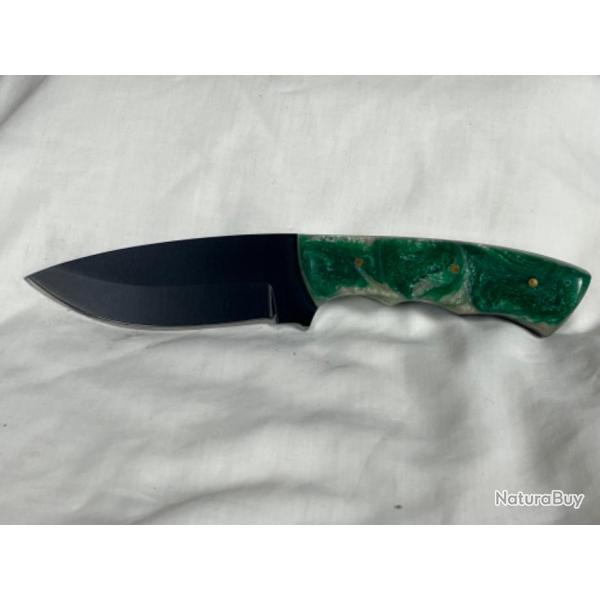 Couteau  dpecer noir forg 20cm ergonomique marbr vert CHASSE24