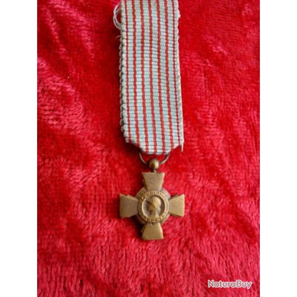 Miniature mdaille croix du Combattant 1930 bronze