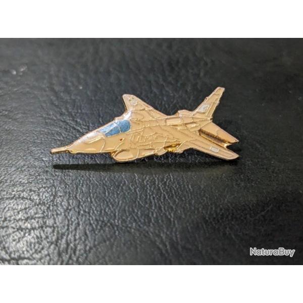 J pins pin's insigne avion chasse armee de l'air Sepecat Jaguar Marine militaire Tres Bon Etat Taill