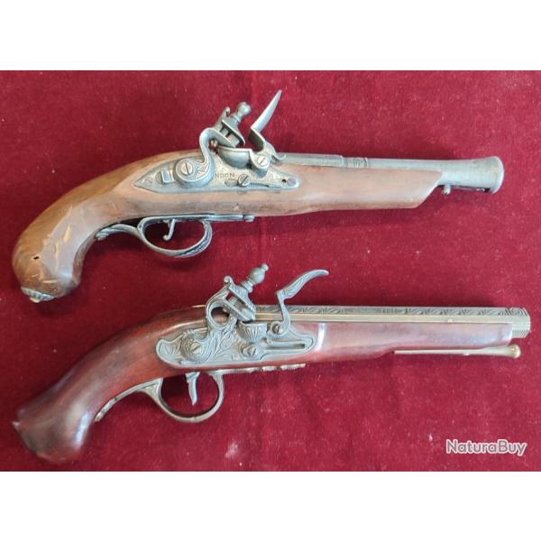 Reproduction de 2 pistolets  silex marquage Paris 1781,et London 30 les 2