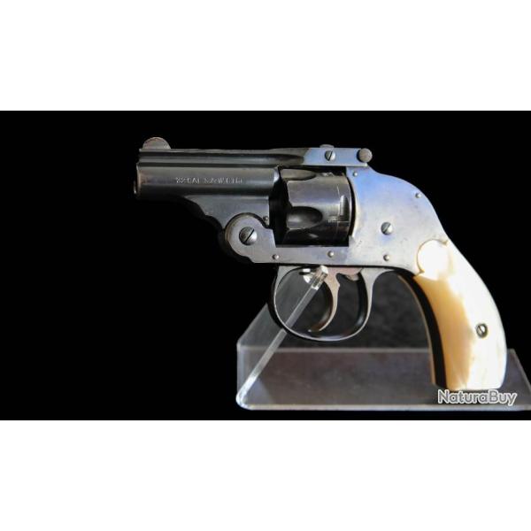 SNUBNOSE H & R CAL.32 N147085 PLAQUETTES NACRE REF 784