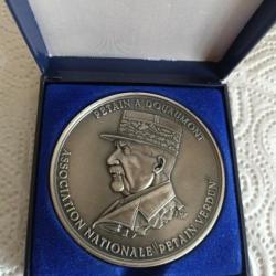Médaille Maréchal Pétain avec coffret