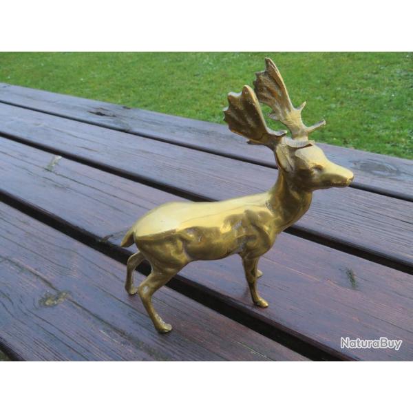 VINTAGE - Ancienne sculpture en bronze dor & cisel reprsentant un cerf (XX)