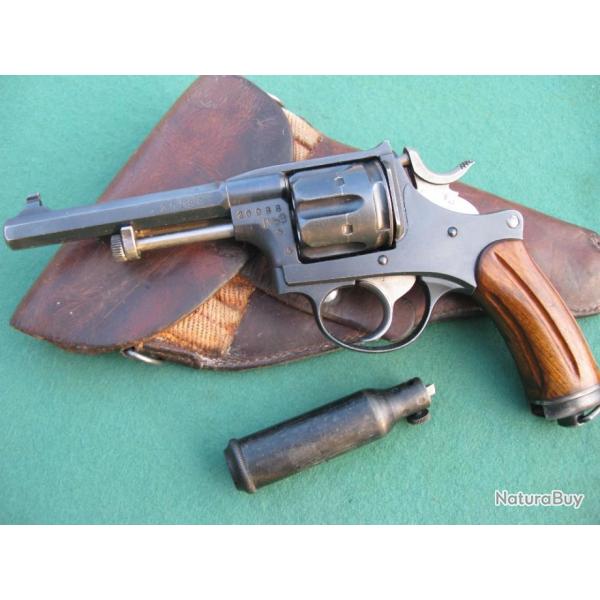 Revolver 1882 D'ordonnance Suisse Cal 7,5  troisieme modle et son etuis