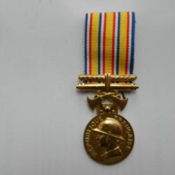 médaille d'or pompier français hommage au dévouement