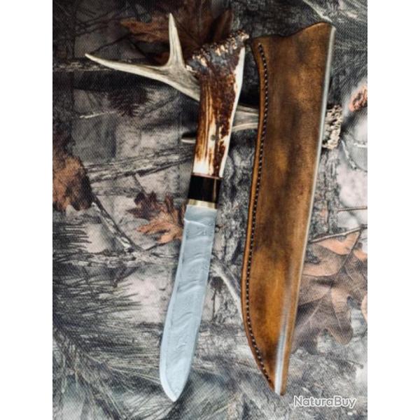 couteau de chasse artisanal nordique leuku lame en damas