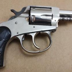 Revolver de collection Iver Jonhson Arms-American Bulldog cal 32SW short à réviser.