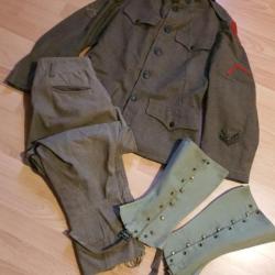 Ensemble US WW1 Sammy veste montée d'origine insigne disques de col avec étiquette, culotte, guêtres