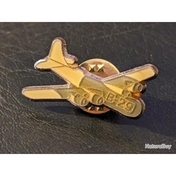 I Pins Insigne Militaire Bombardier B-29 US Air Force Bomber plane lapel pin Taille : 30 * 17 mm Tre